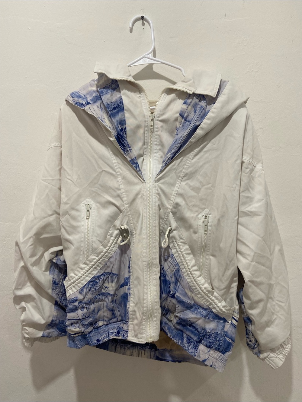 Vintage Mulberry Street White & Blue Tropical Landscape Toile Windbreaker